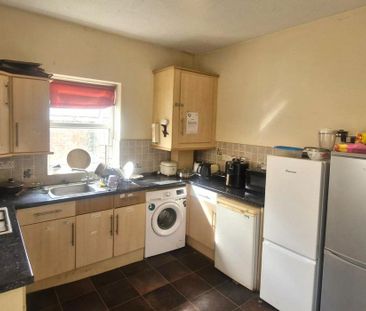 6 bedroom house of multiple occupation to rent - Photo 4