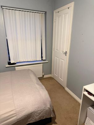 1 bedroom in a house share to rent - Photo 1