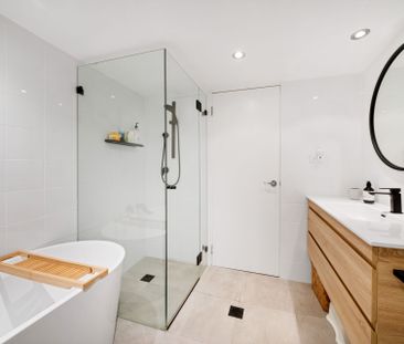 A Semi-Sized Parkside Apartment in Paddington Gardens - Photo 3