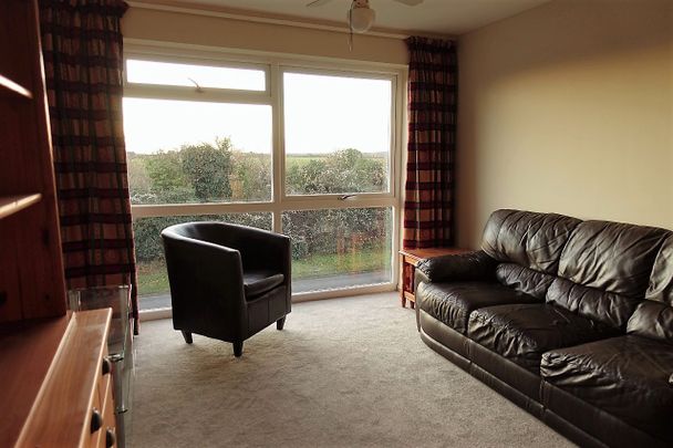 Attractive & Comfortable One Bedroom Flat in Carterton - Photo 1