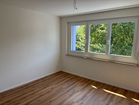 Erstvermietung von totalsanierter 3.5-Zimmer-Wohnung an zentraler Lage in Dietikon - Photo 5