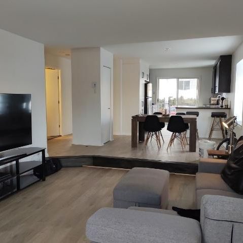 Location 4 1/2 - Photo 1