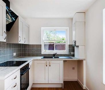 Long Close, Downton, SP5 - Photo 6