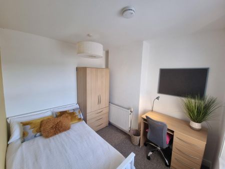 5 bedroom terraced house to rent - Photo 5