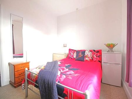 96 Foster Street, Lincoln, Lincolnshire Lincolnshire, LN5 7QF - Photo 3