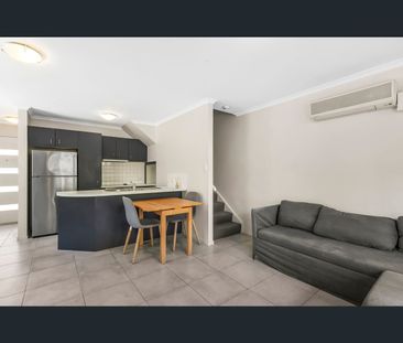 6/93 Macquarie Street, St Lucia, Qld 4067 - Photo 2