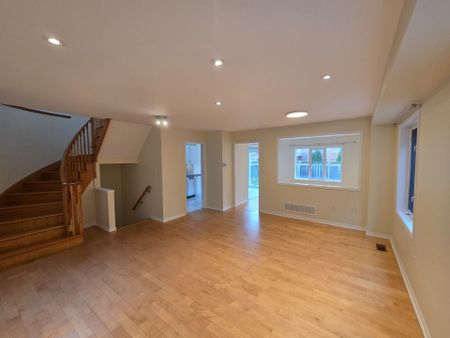 For Lease - 4859 Marble Arch Mews, Mississauga, Ontario - Photo 2