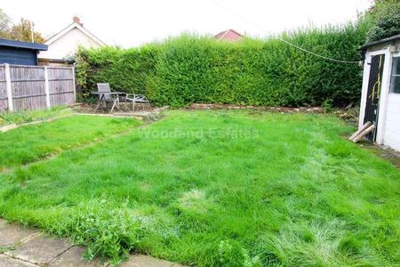 Green Lane, Uxbridge, UB8 - Photo 2