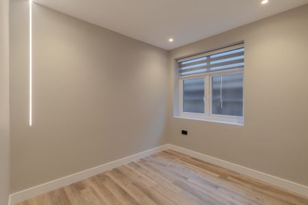 Stunning Recently Converted Ground Floor Maisonette with Smart Home Technology N20 0HD - Photo 3