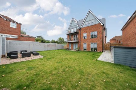 2 bedroom flat to rent - Photo 2