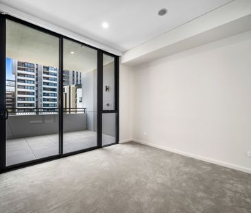 MODERN 1 BED SITUATED IN A DESIGNER COMPLEX WITH TOP FACILITIES - Photo 6