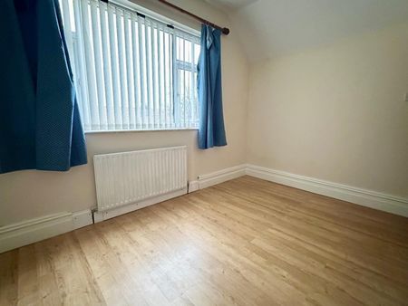 3 bedroom House To Let - Photo 4