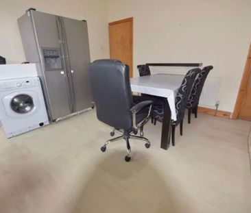 4 Bed - 5 Newport Mount, Headingley, Leeds - LS6 3DB - Student - Photo 6