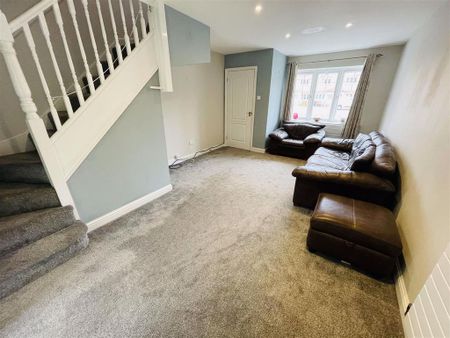 2 bedroom terraced house to rent - Photo 2