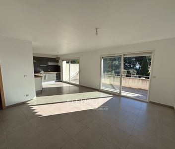 Location Appartement 3 pièces 61m² LA CIOTAT 13600 - Photo 5