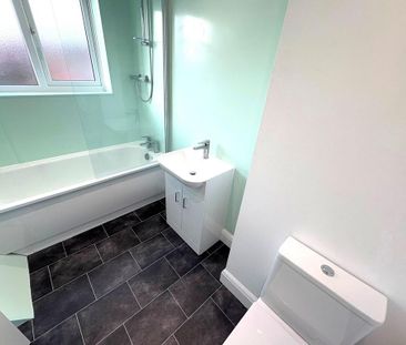 4 bedroom semi-detached house to rent - Photo 1