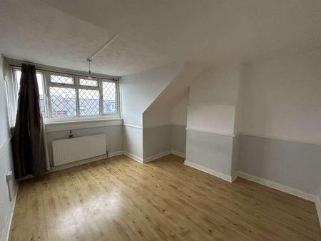 St. Hildas Place, Cross Green, LS9 - Photo 3