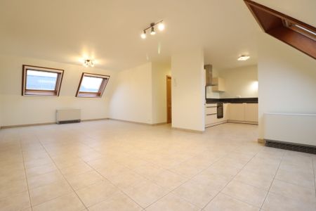 Ruim, licht, onlangs gerenoveerd appartement van 125 m² - Photo 4