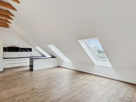 Tolle Dachgeschosswohnung mit Loggia und Einbauküche - Foto 4