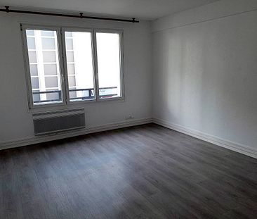 Appartement F1 à louer au coeur du centre ville, secteur Coty - Photo 1