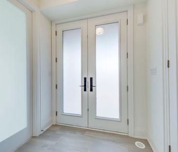 For Lease - 94 Ayaan Lane, Oakville, Ontario - Photo 4