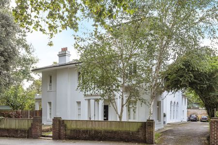 Flat to rent - Brooklands Park, London, SE3 - Photo 5