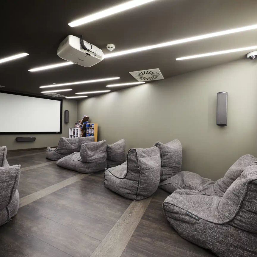 Bronze Studio - Photo 1