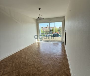 Location Appartement 2 pièces 54m² MONTAIGU VENDEE 85600 - Photo 4