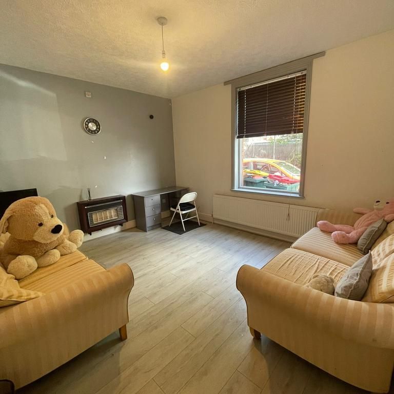 5 bedroom terraced house to rent - Photo 1