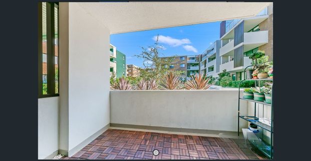 2 Bedroom unit in Prime location of Rouse Hill - Photo 1