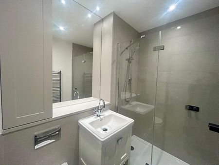 Spindle Avenue, Fleet, Hampshire, GU51 - Photo 2