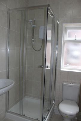 4 Bed Terraced House, Moseley Road, M14 - Photo 1