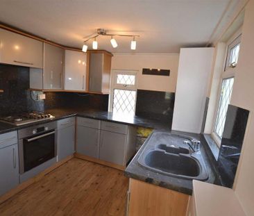2 bedroom cottage to rent - Photo 2