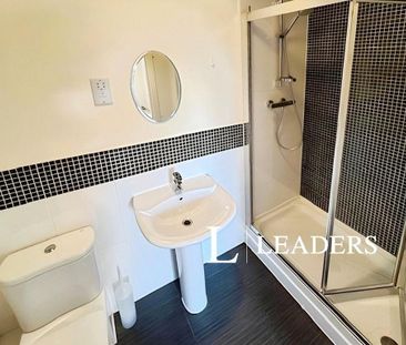 3 bedroom terraced house to rent - Photo 6