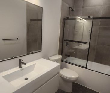 2013A rue Wellington - Beautiful 2-Bedroom Apartment for Rent - Photo 5