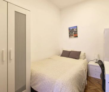 Room for rent in 11-bedroom house in Santa Cruz, Lisbon - Photo 5