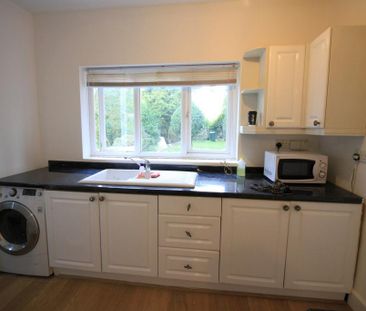 6 bedroom detached house to rent - Photo 4