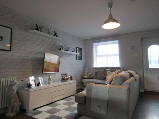 Moorgate, Tamworth, B79 - Photo 1