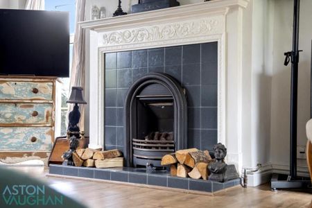 4 bedroom detached house to rent - Photo 3