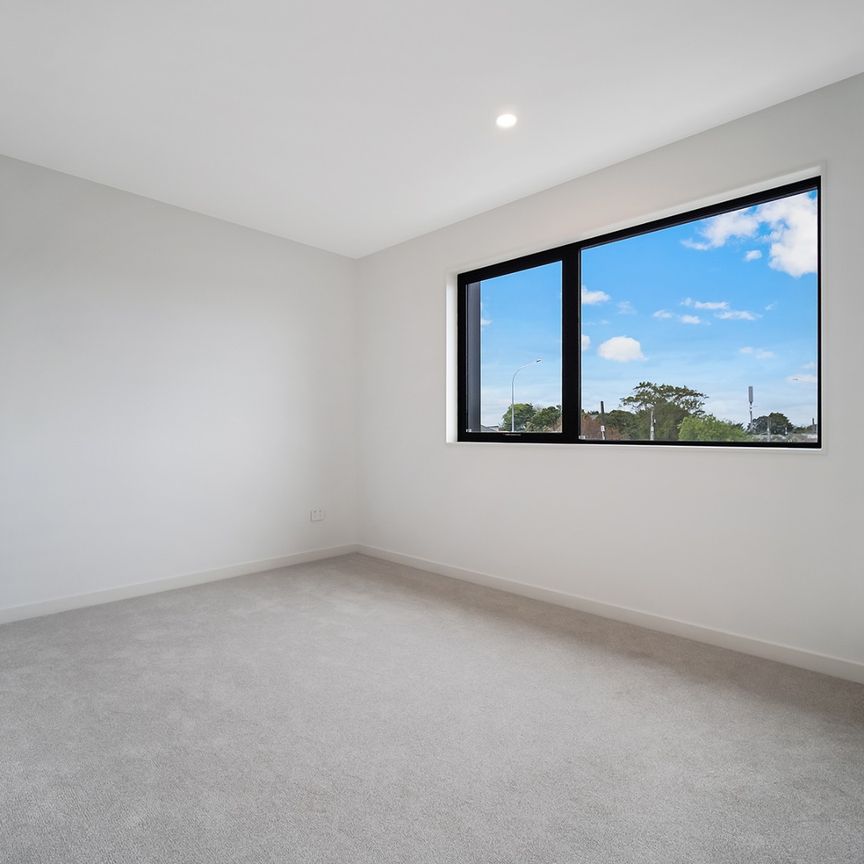 Brand new by the Bay. - Photo 1