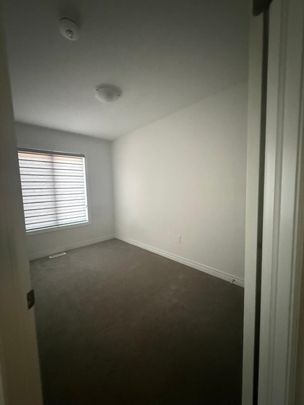 For Lease - 10 Radison Lane, Hamilton, Ontario - Photo 1