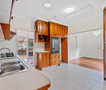 STUNNING 5-BEDROOM HOME FOR RENT - Photo 5