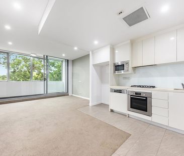 Beautiful One-Bedroom Apartment in Fantastic Location - Photo 2