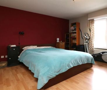 Gunstig gelegen woning met 4 slpk., tuin en garage te Zichem - Photo 1