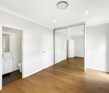 Modern 3 Bedtoom Townhouse! - Photo 6