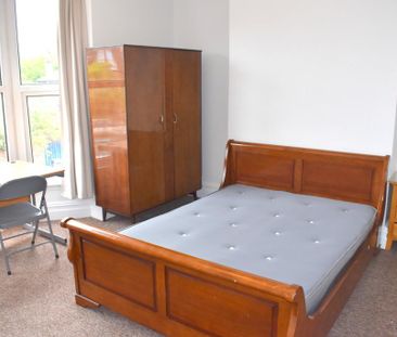 6 bedroom semi-detached house to rent - Photo 4