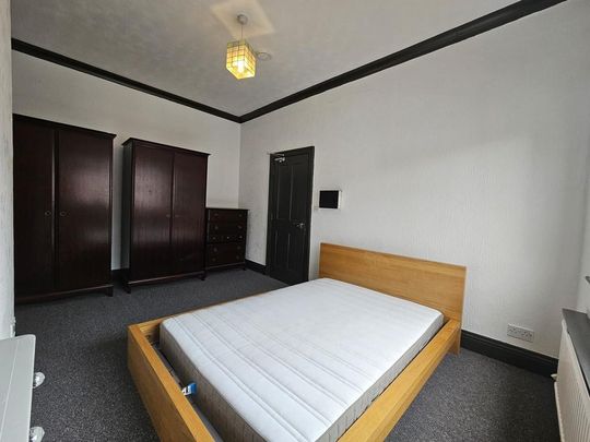 1 bedroom in a house share to rent - Photo 1