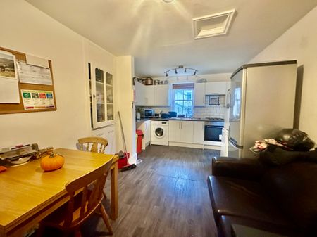 27 Beatrice Avenue - Photo 4