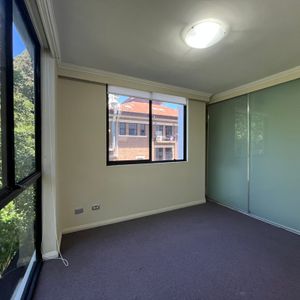 Affordable 1-bedroom apartment for eligible applicants - Photo 2