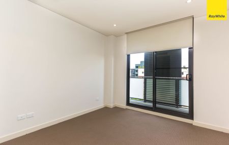 Near New Two Bedroom Apartment in Ideal Location - Photo 2